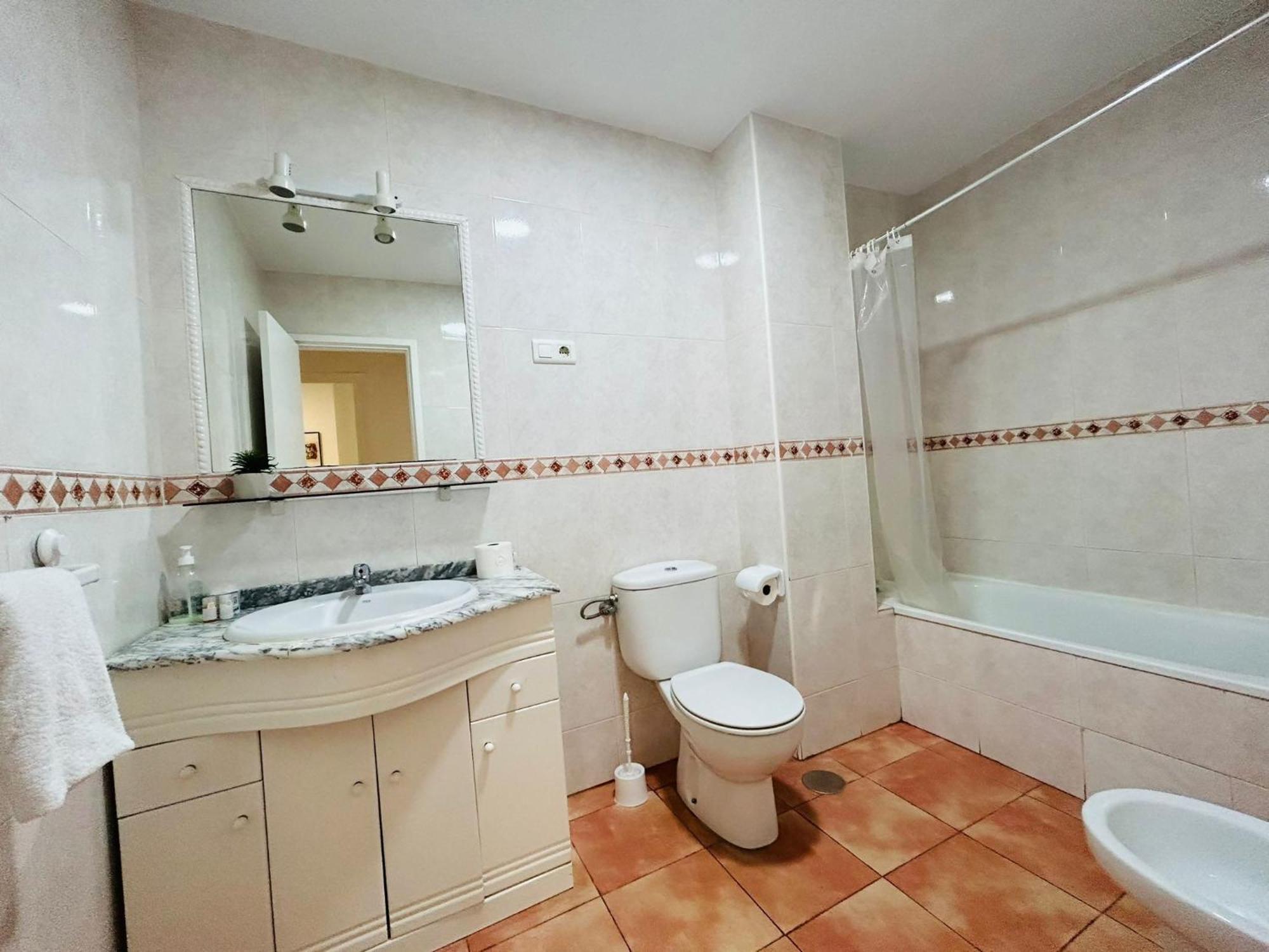 Vialia Piso Centrico Wifi Maria Zambrano Andra Apartman Málaga Kültér fotó